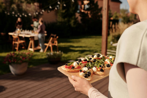 Tips to Host an Elegant Outdoor Dinner Party