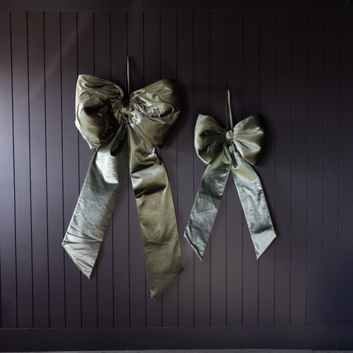 Oversized Holiday Velvet Bow