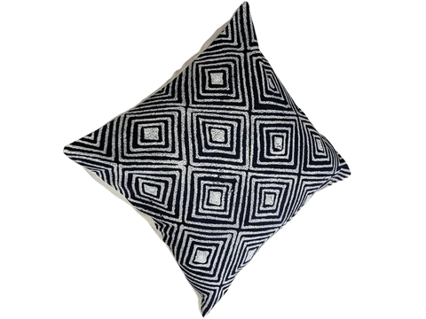 Batiqua Toss - Navy Zigzag